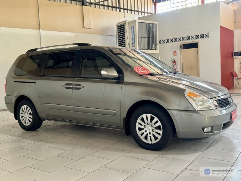 Kia motors Carnival
