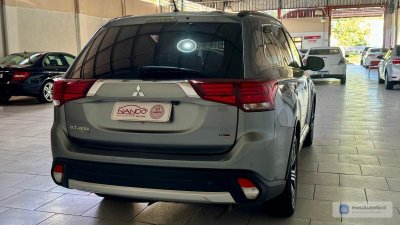 Mitsubishi Outlander - Foto 6