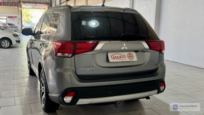 Mitsubishi Outlander - Foto 5