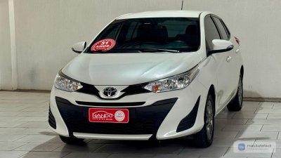 Toyota Yaris - Foto 1