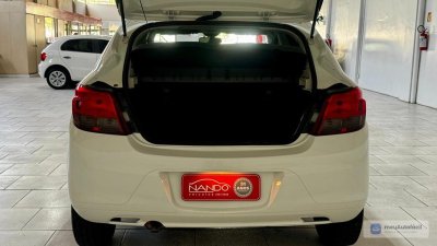 Chevrolet Onix - Foto 2