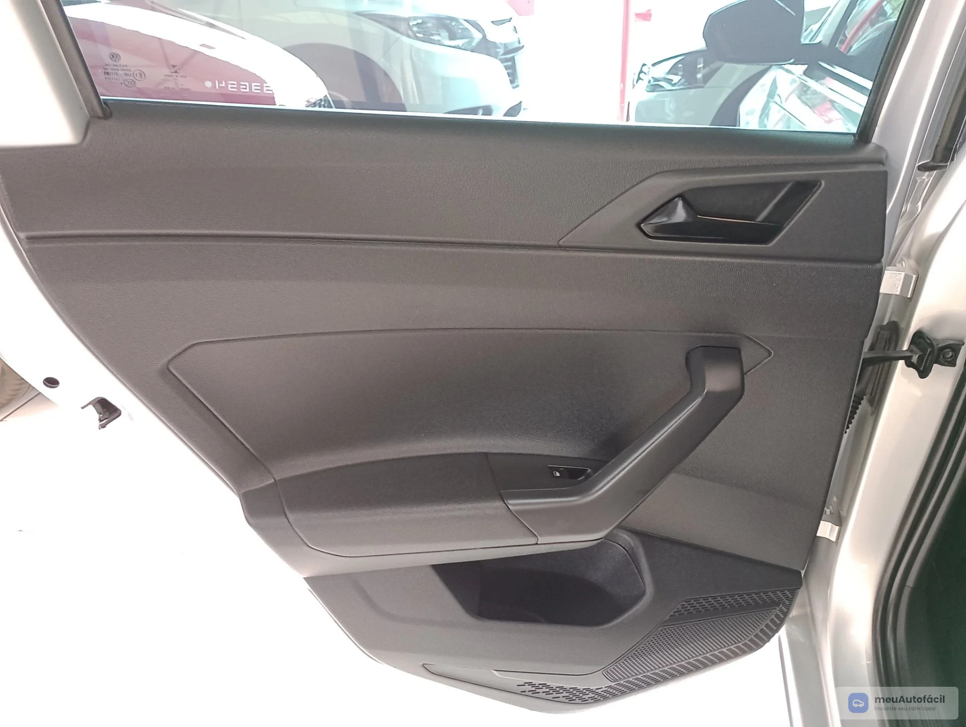 Volkswagen Polo - Foto 14