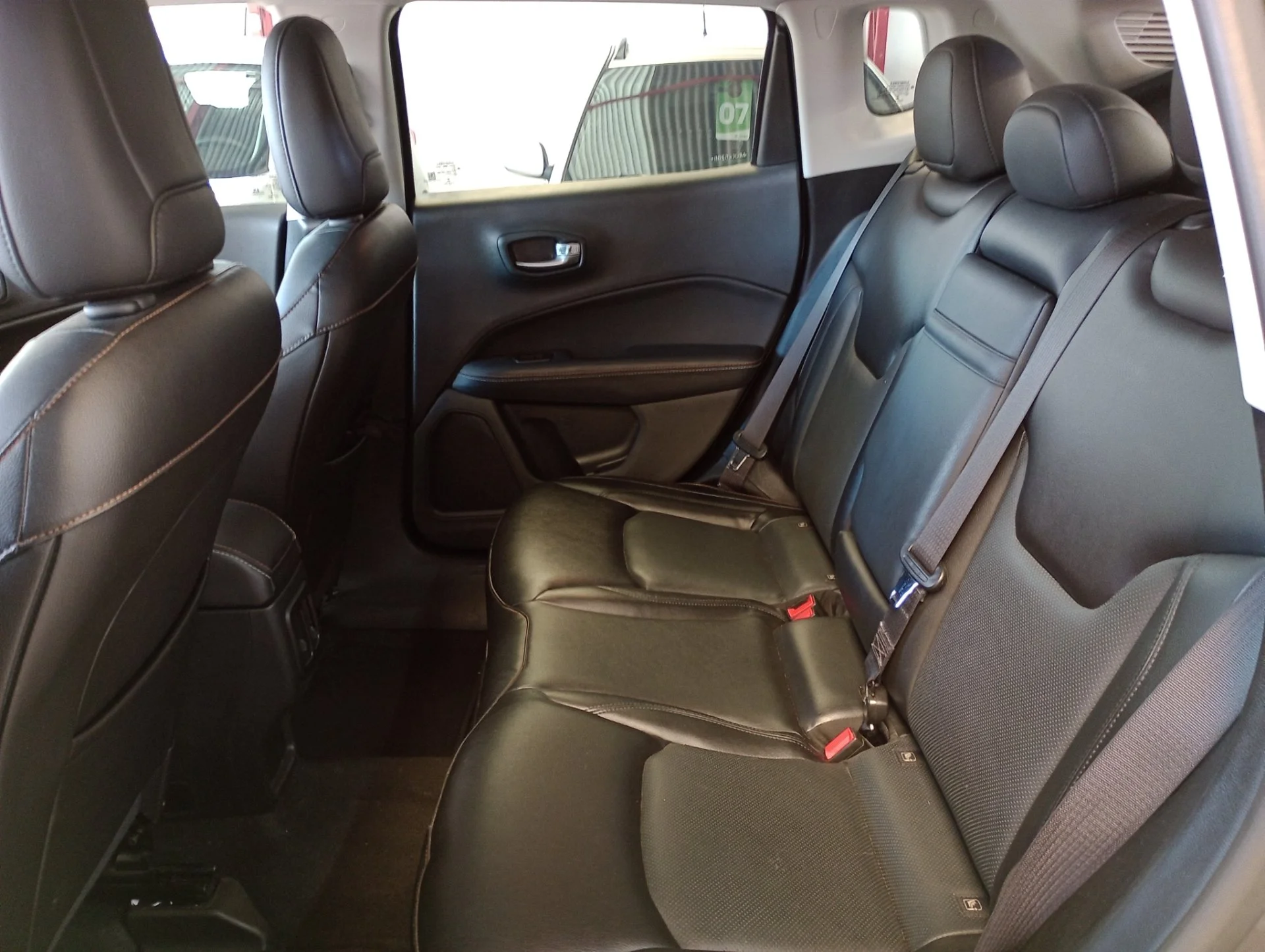 Jeep Compass - Foto 17