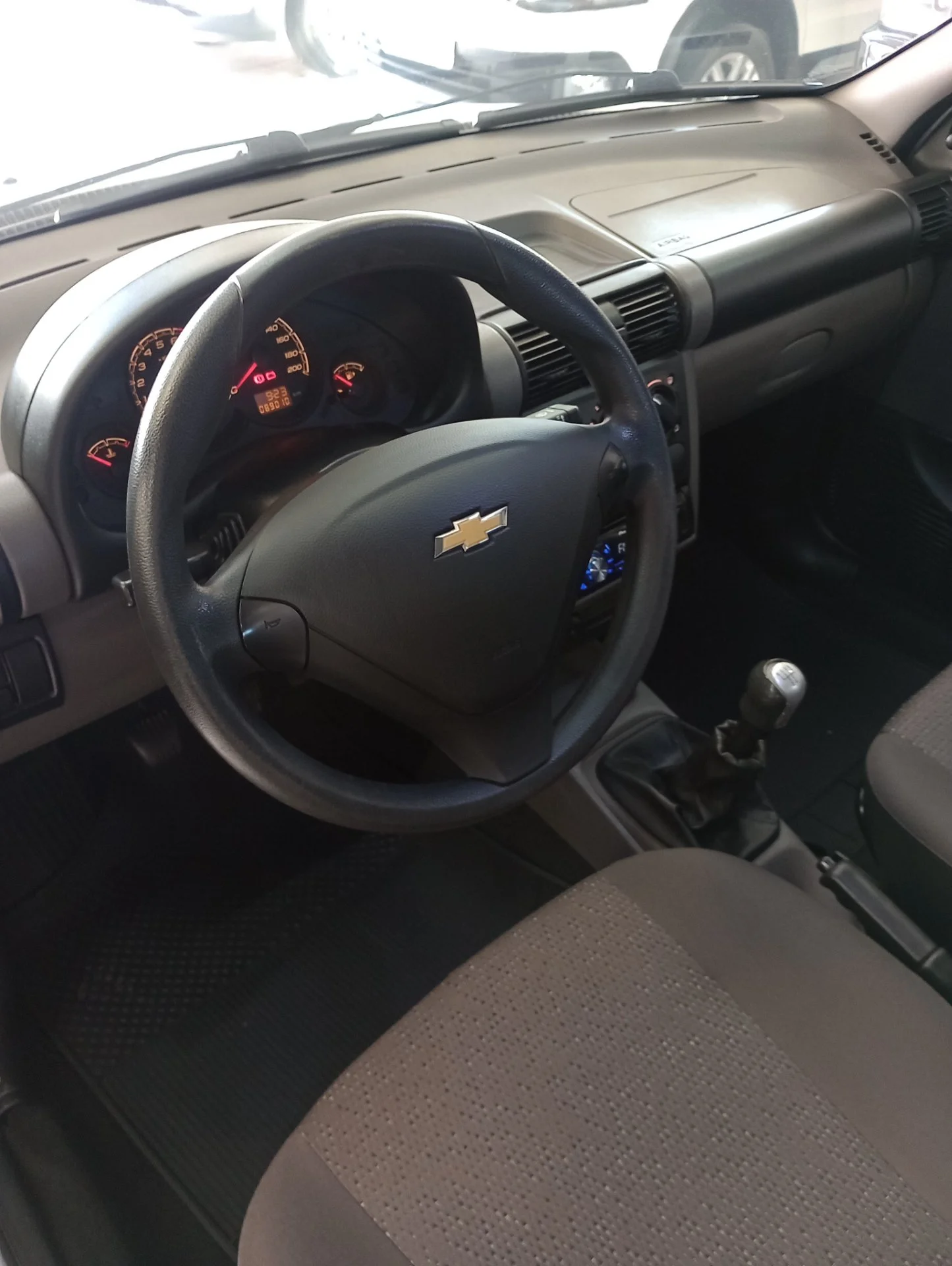 Chevrolet Classic - Foto 11