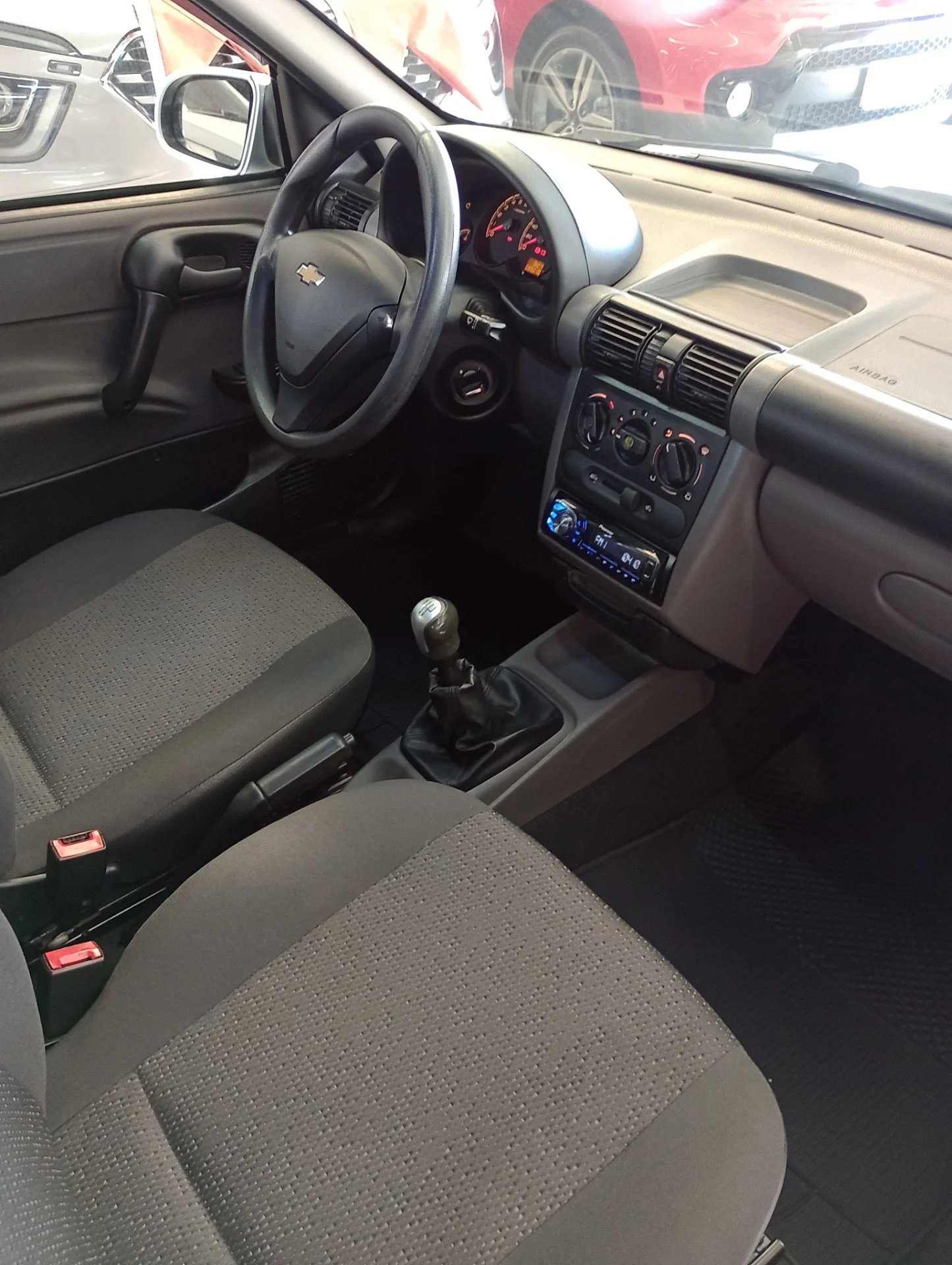 Chevrolet Classic - Foto 16